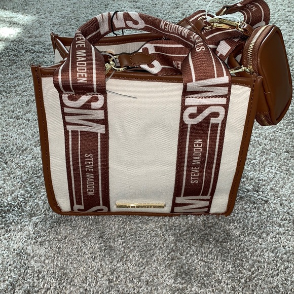 Steve Madden Handbags - Steve Madden crossbody